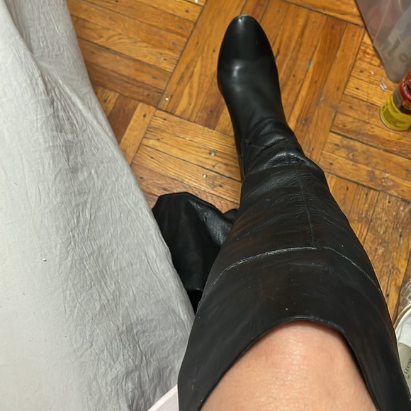 Blk high leather boots - used - Picture 4 of 10
